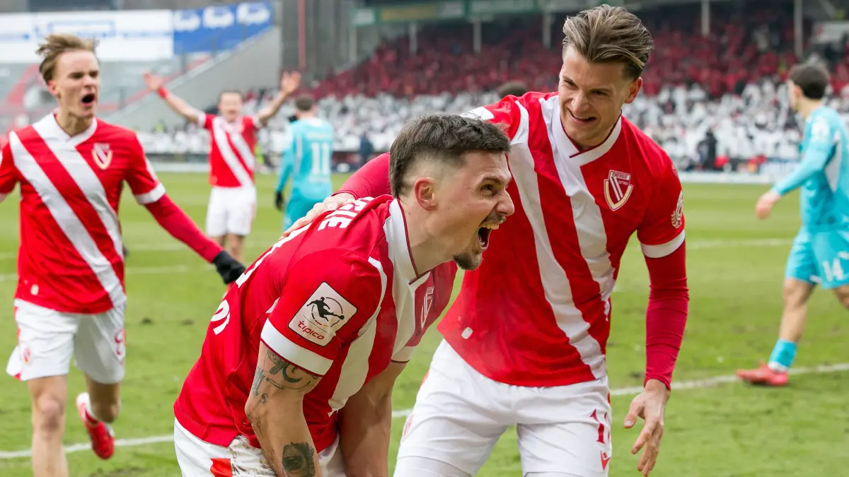 3. Liga - 2025/2026 - FC Energie Cottbus vs. TSG 1899 Hoffenheim II: Cottbus, Deutschland 31. Januar 2026:
3. Liga - 2025/2026 - FC Energie Cottbus vs. TSG 1899 Hoffenheim II
Im Bild: Mitte Erik Engelhardt (Energie Cottbus) jubelt über sein Tor zum 2:1 mit re. Moritz Hannemann (Energie Cottbus)
/// DFB regulations prohibit any use of photographs as image sequences and/or quasi-video. ///
