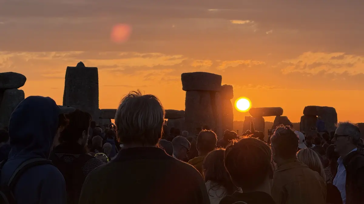 Die Sommersonnenwende wird von vielen Menschen gefeiert und das Johannisfeuer wird entzündet. Wann das Ereignis sein wird, erfahrt ihr hier.