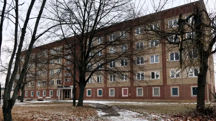 In diesem Plattenbau am Stadtring sitzen brisante Firmen