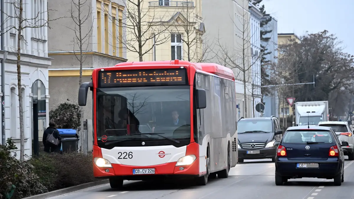 Bus nach Burg Hubertstrasse: Veränderte Linienführung bei Cottbusverkehr: Der Plus Bus Lausitz der Linie 47 nach Burg Spreewald Therme und zurück zum Hauptbahnhof fährt seit dem 1. Februar über die Hubertstrasse.