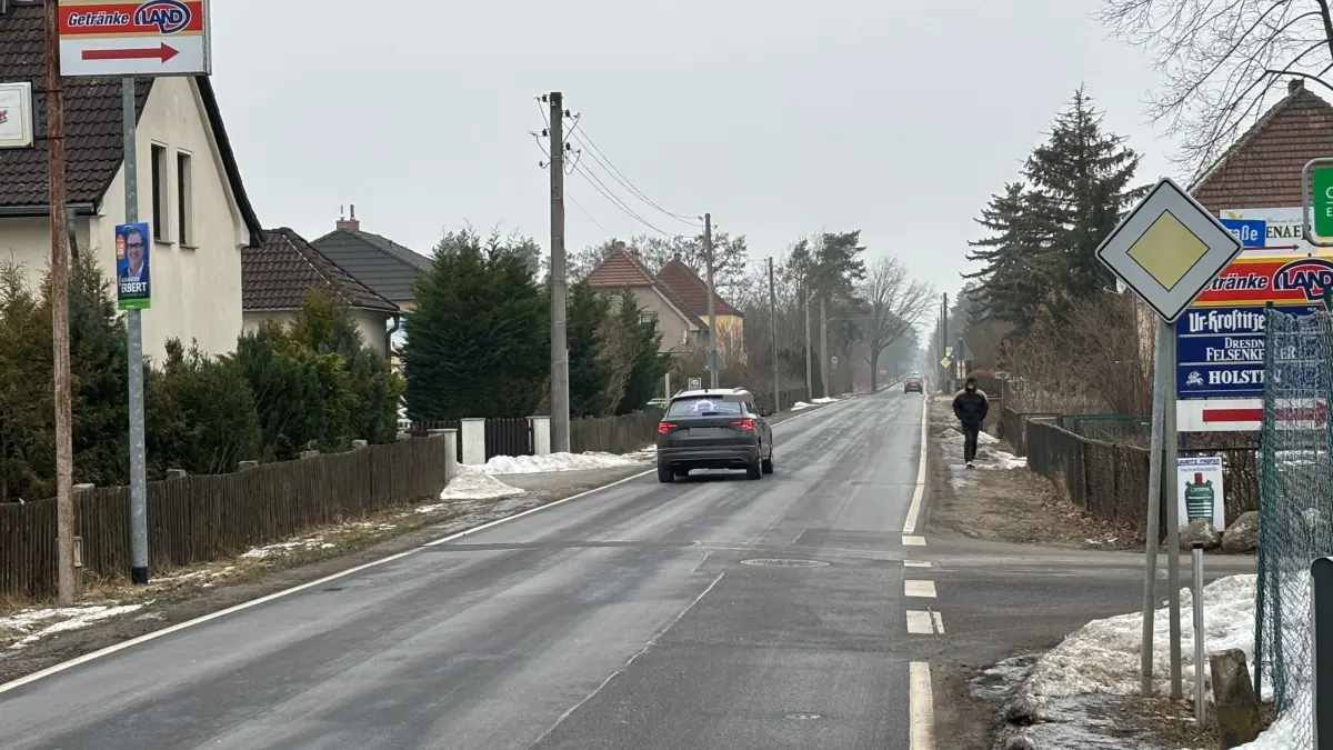 Mehr als vier Kilometer lang ist die Hosenaer Ortsdurchfahrt. Sie ist Teil der kürzesten Verbindung von Hoyerswerda zur A13-Auffahrt Ruhland.