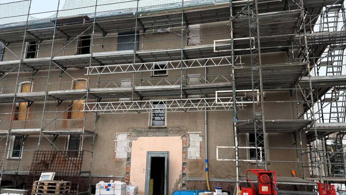 Die Arbeiten am dritten Objekt in der Friedrich-Engels-Straße in Falkenberg sind in vollem Gange.