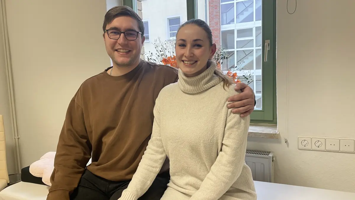 Fabian Bauer und Eileen Hensel sind beruflich und privat ein Paar. Sie haben am 2. Februar 2026 in Finsterwalde ihre Ergotherapiepraxis mit diesen neuen Angeboten eröffnet.