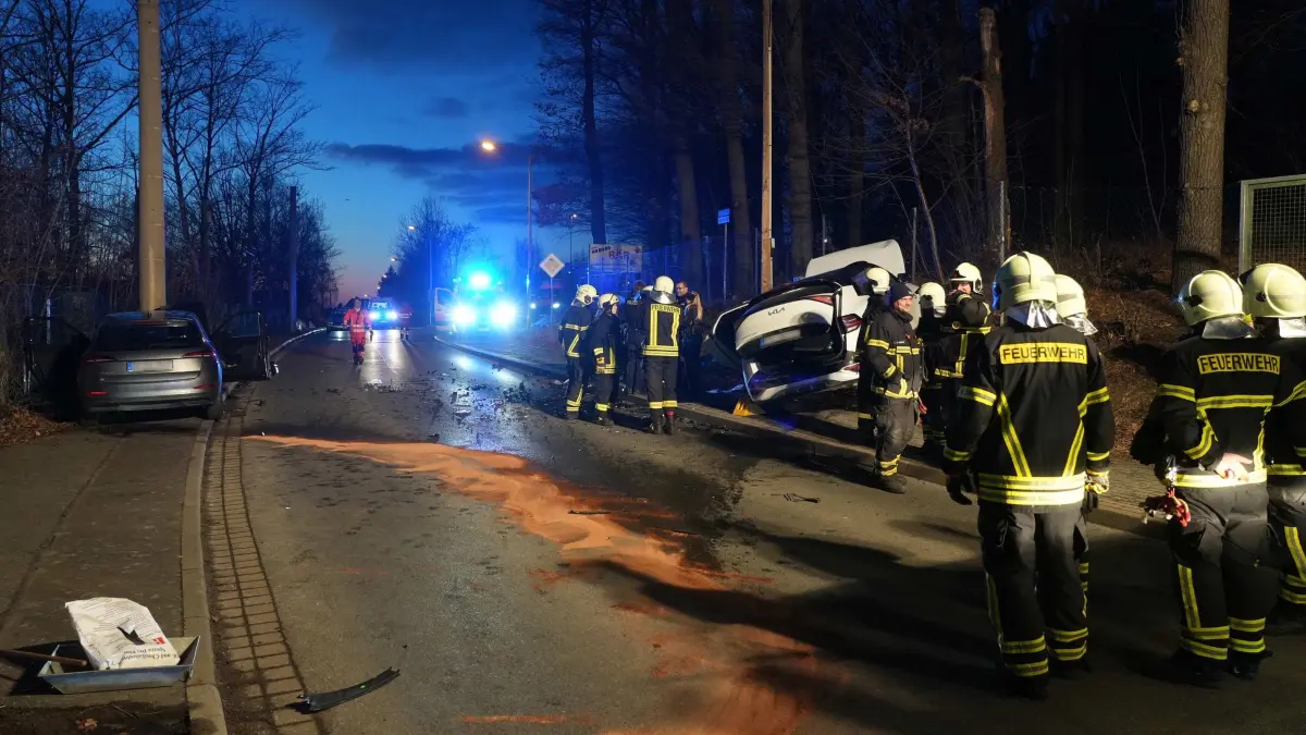 Frontalzusammenstoß: Sechs Schwerverletzte bei Dresden