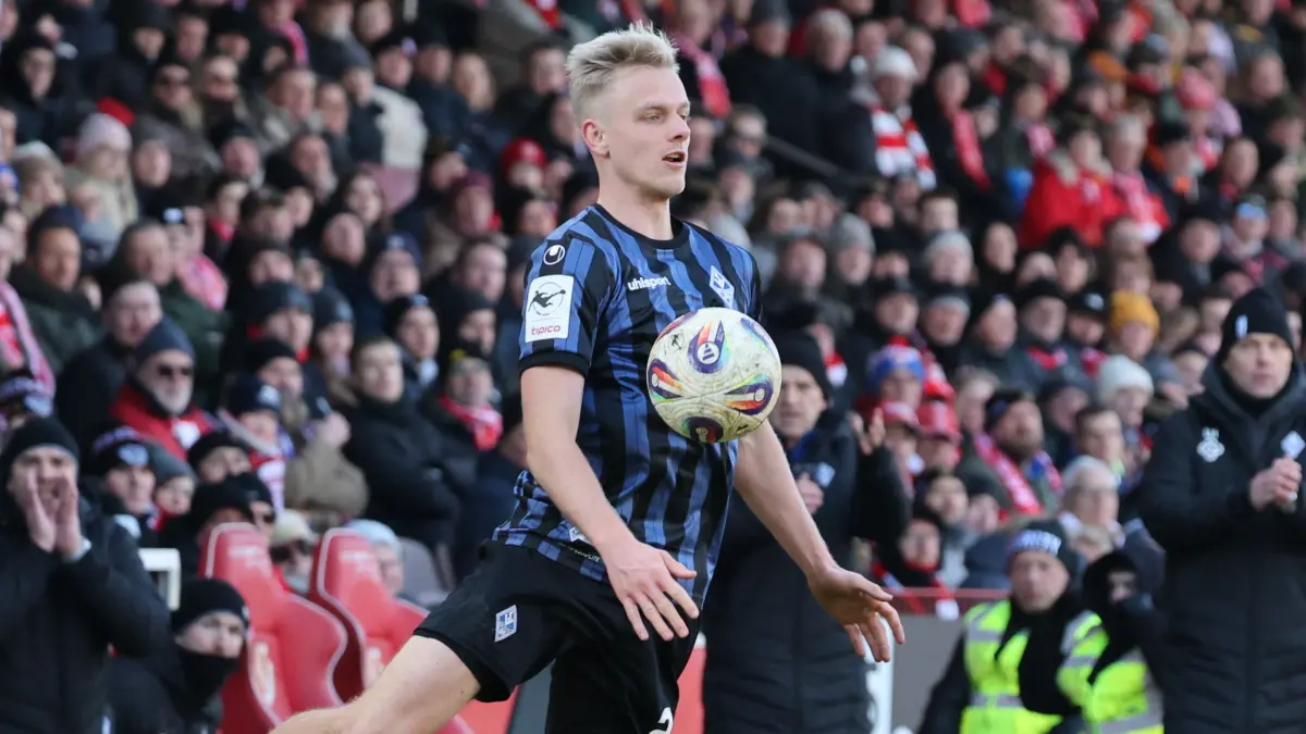Fussball 3. Liga 2025/2026 FC Energie Cottbus - SV Waldhof Mannheim: 22 Janne Sietan (Mannheim)