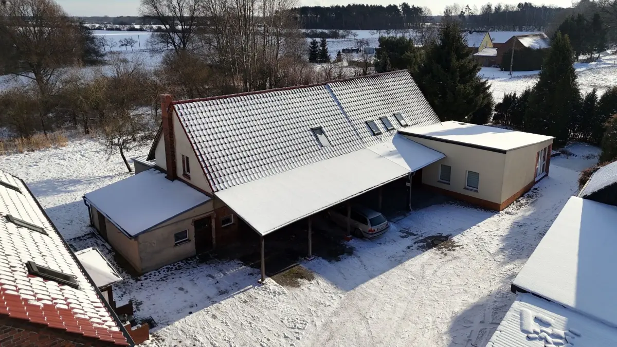 Ein Gebäudekomplex im Ortsteil Trattendorf von Spremberg steht zur Versteigerung. In Dresden kommt es unter den Hammer.