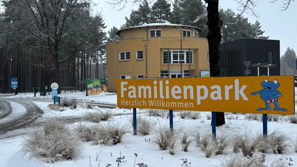 Derzeit befindet sich der Familienpark am Senftenberger See im Winterschlaf. Künftig könnte ein bestimmtes Klientel auch in der kalten Jahreszeit verstärkt in der Einrichtung wohnen.