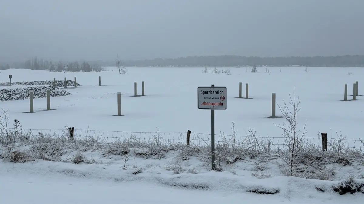 Impression vom winterlichen Sedlitzer Hafenbecken. Derzeit ist das Betreten des Areals noch verboten. Doch die Freigabe ist nicht mehr allzu fern.