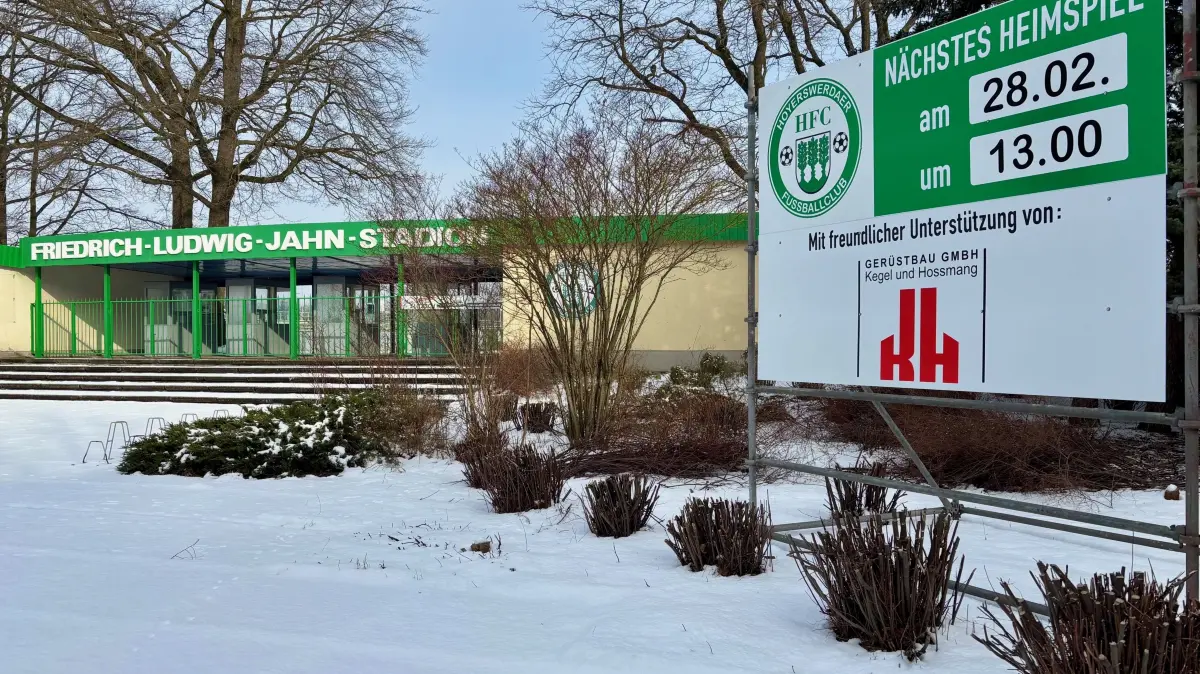 Ab dem zweiten Quartal 2026 soll der Ausbau des Friedrich-Ludwig-Jahn-Stadions in Hoyerswerda beginnen. Das Stadion soll wieder eine moderne, wettkampftaugliche Sportstätte für Fußball und Leichtathletik werden.