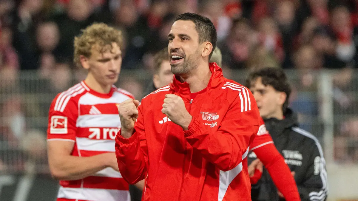 1.BL 1. FC Union - Bayer Leverkusen 2025/26: Fußball, Herren, Saison 2025/2026, 1. Bundesliga (23. Spieltag), 1. FC Union Berlin - Bayer Leverkusen, v. l. Rani Khedira (1. FC Union Berlin), Jubel nach dem Abpfiff, 21.02.2026, Foto: Matthias Koch