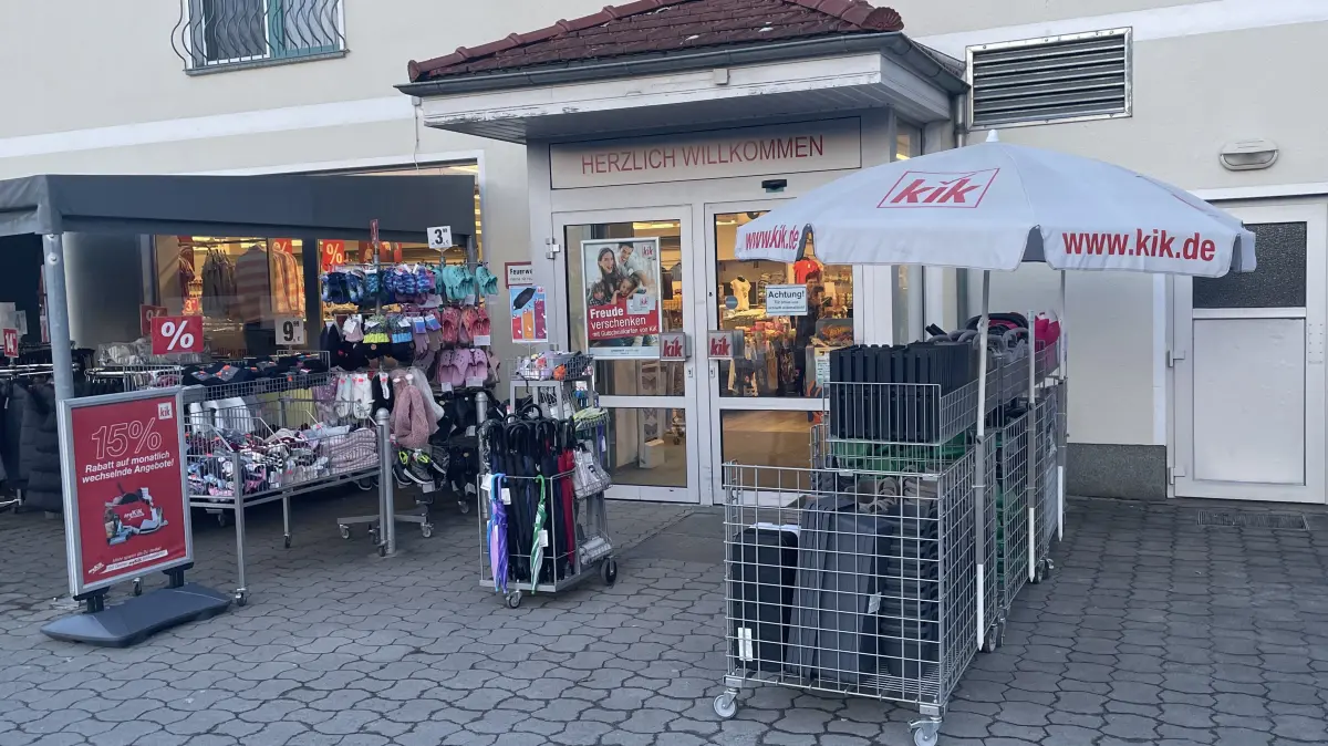 Der Textil-Discounter KiK schließt 25 Filialen in Deutschland. Ist auch die Filiale in Finsterwalde in der Cottbuser Straße betroffen?