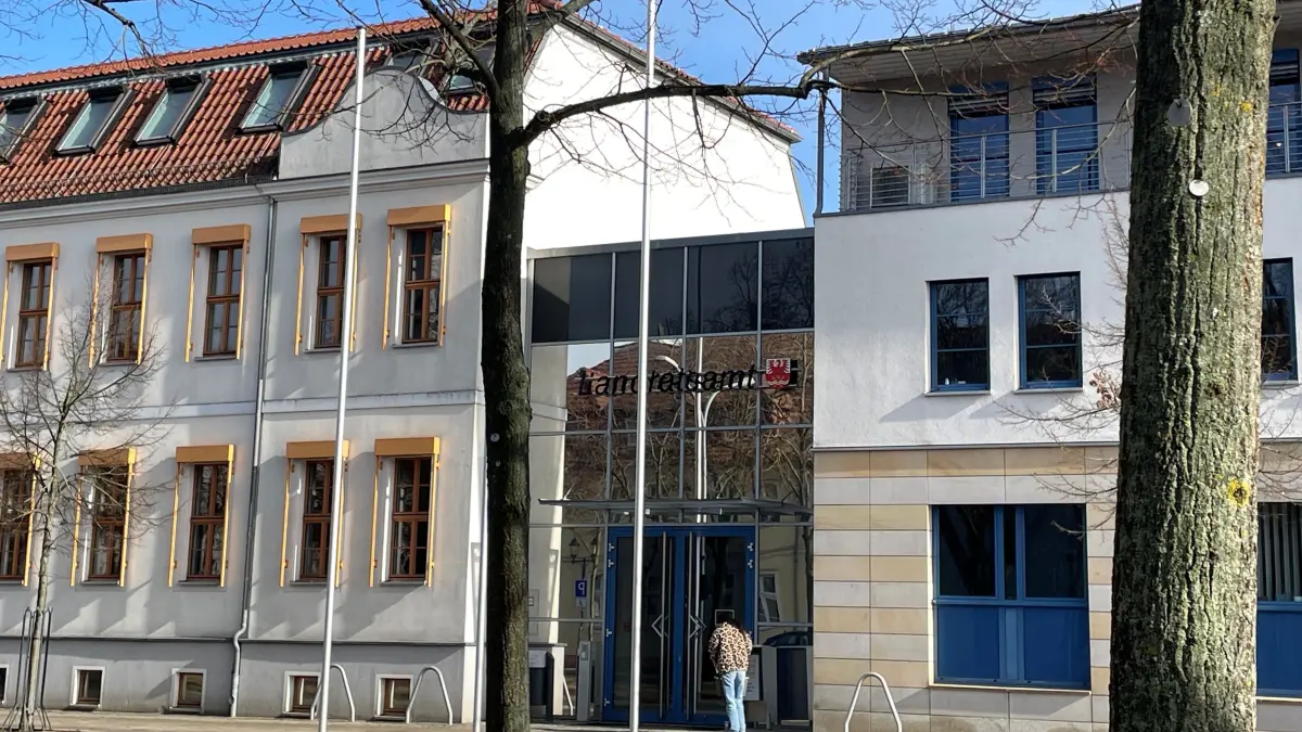 Landratsamt. Die Kreisverwaltung hat als allgemeine untere Landesbehörde die Wahl zum Bürgermeister von Strausberg abgesagt. So geht es jetzt weiter.