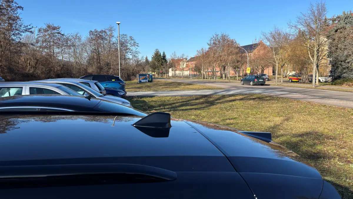 Eine Fläche, die durchaus Potential für Diskussionen barg, liegt nördlich der Ost-West Gleise in Falkenberg.