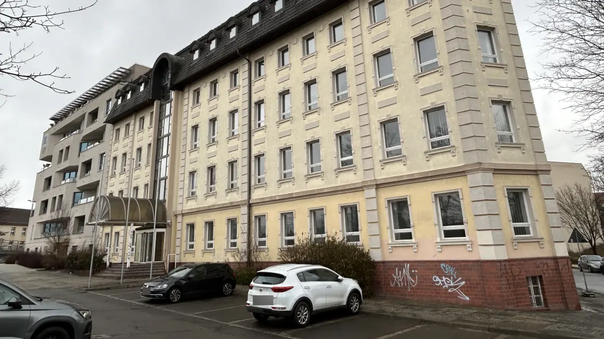 Das Haus in der Blechenstraße 1 in Cottbus steht leer. Zuletzt hatte das Schulamt seinen Sitz in dem historischen Gebäude. Die Immobilie gehört dem Landkreis Spree-Neiße. Was hat er damit vor?