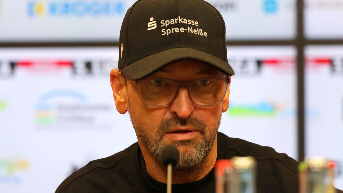 Fussball 3. Liga 2025/2026 FC Energie Cottbus - SC Verl: Trainer Claus-Dieter Wollitz (Energie Cottbus)