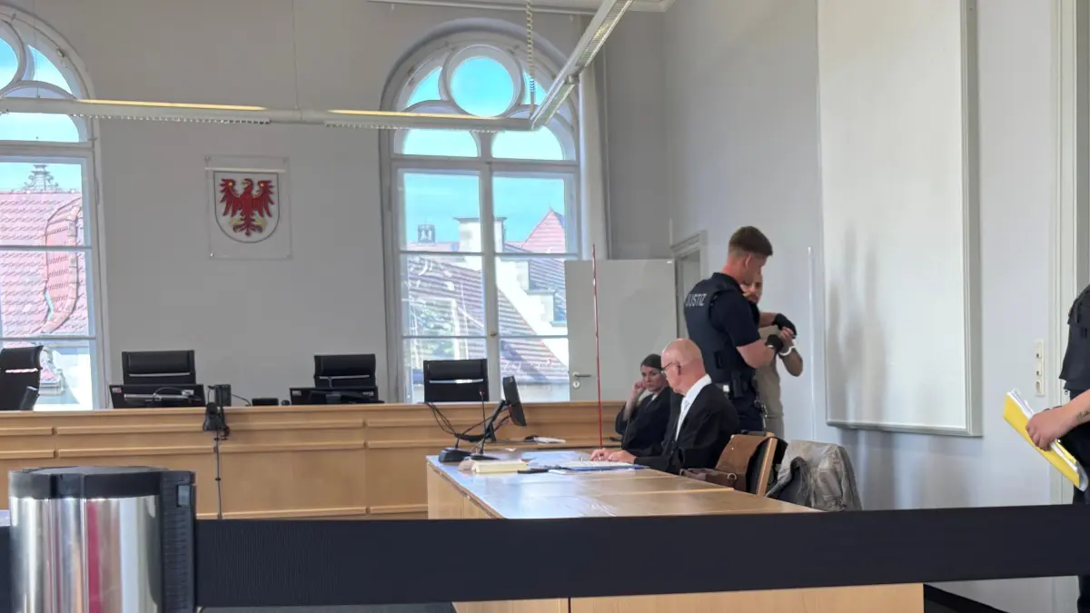 Landgericht Cottbus: Prozess gegen Gewalttäter und Maulheld.