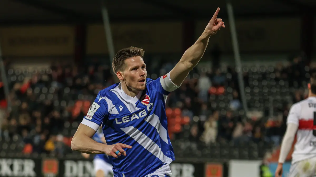 Schon wieder der Kapitän: Axel Borgmann erzielte das 2:1 für Energie Cottbus beim VfB Stuttgart II in Aspach.