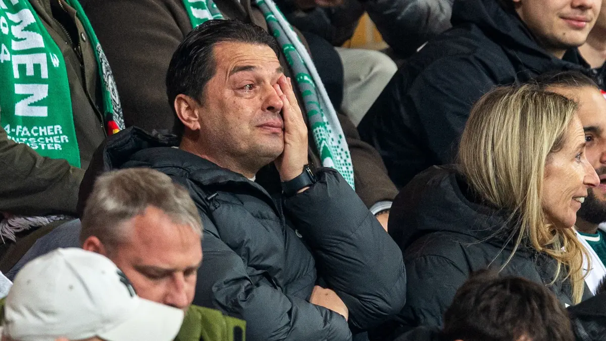 1. BL 1. FC Union - Werder Bremen 2025/26: Fußball, Herren, Saison 2025/2026, 1. Bundesliga (25. Spieltag), 1. FC Union Berlin - SV Werder Bremen, Trainer Ante Covic weint nach dem Tor seines Sohnes Patrice Covic (Bremen) zum 1:4 auf der Tribüne, 08.03.2026, Foto: Sebastian Räppold / Matthias Koch