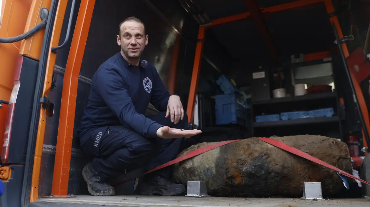 Die am Dienstag an der Carolabrücke gefundene Weltkriegsbombe ist entschärft.