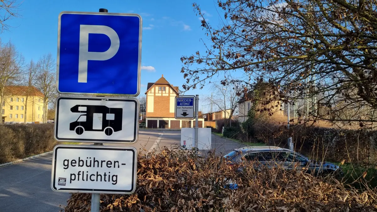 Wohnmobilstellplatz in der Bahnhofstraße in Lübbenau. Auch Vetschau könnte künftig Ziel von Touristen mit Wohnmobilen werden.