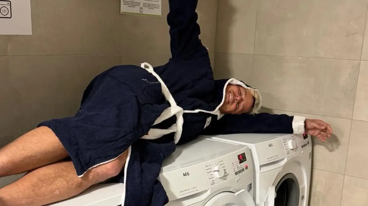 Alexander Knappe ist bereit fürs Bett.