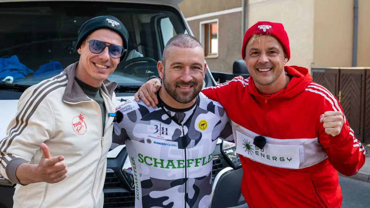 Hier heißt es Abschied nehmen vom Bahnradsportler aus Gera, Robert Förstemann. Er hatte Alexander Knappe einige Kilometer auf dessen Etappe von Gera nach Jena begleitet.
