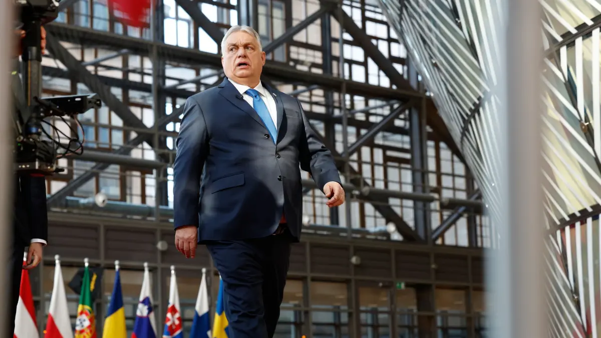EU-Gipfel: 19.03.2026, Belgien, Brüssel: Viktor Orban, Ministerpräsident von Ungarn, trifft zum EU-Gipfel im Gebäude des Europäischen Rates in Brüssel ein. Foto: Geert Vanden Wijngaert/AP/dpa +++ dpa-Bildfunk +++