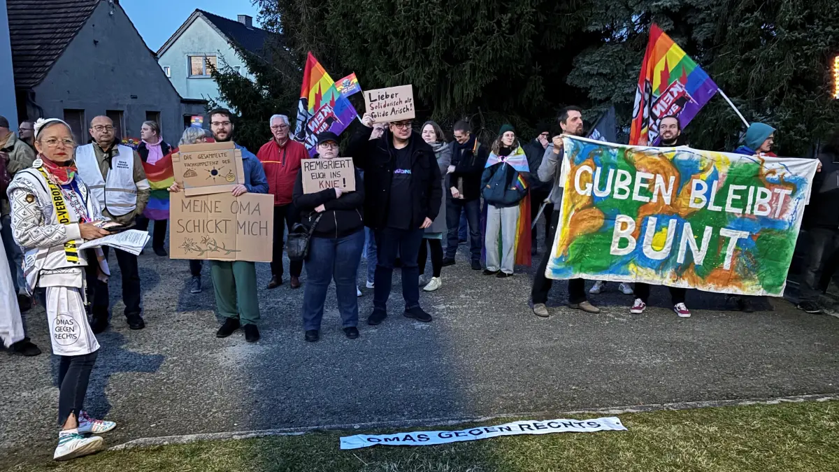 Die Initiative Guben bleibt bunt! hat in Groß Kölzig zum Protest gegen eine AfD-Wahlkampfveranstaltung im Vorfeld der Landratswahl von Spree-Neiße aufgerufen.