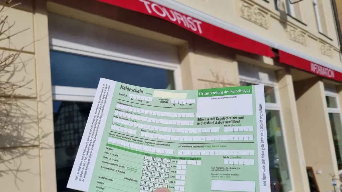 Meldeschein zur Erhebung des Kurbeitrags in Lübbenau. Übernachtungsgäste bekommen mit der GästeCard Rabatt auf Angebote touristischer Einrichtungen.