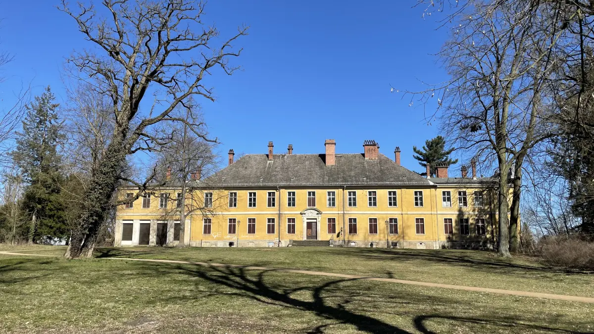 Das Schloss Golßen soll wieder einer Nutzung zugeführt werden. So sehen die engagierten Pläne der Stadt aus.