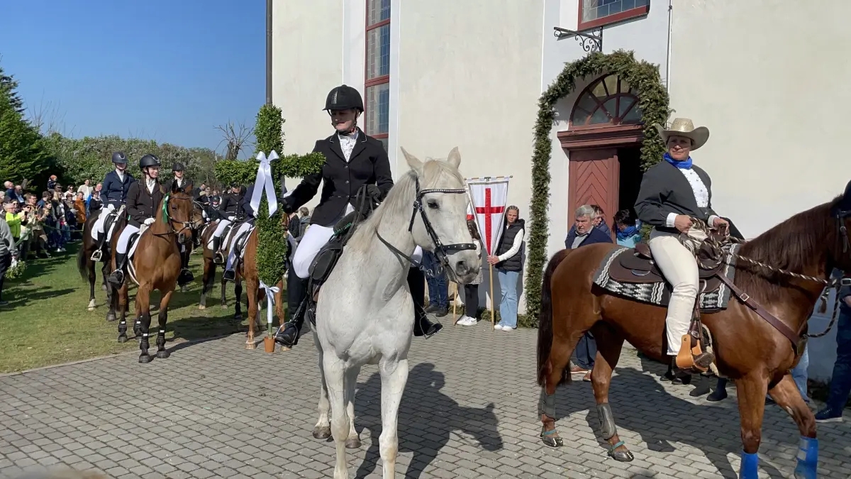 Spreewälder Osterreiten 2025 in Zerkwitz