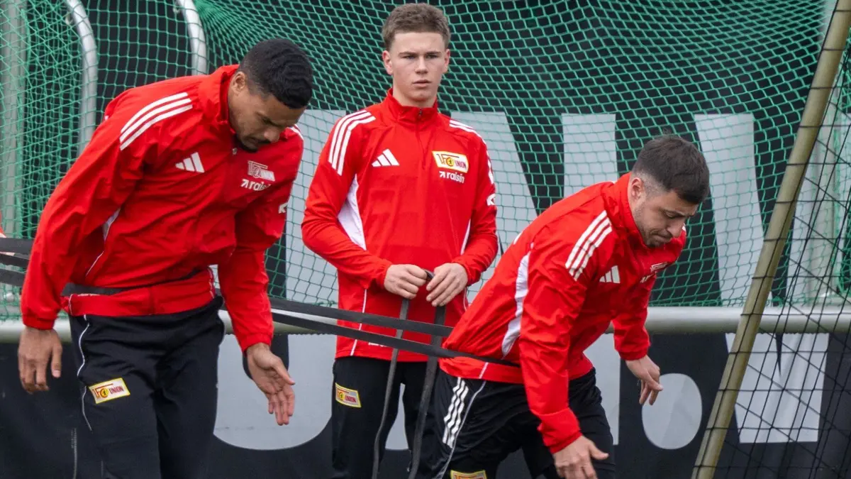 1. FC Union Training 2025/26: Fußball, Herren, Saison 2025/2026, 1. Bundesliga, 1. FC Union Berlin auf Trainingsplatz II, v. l. Alex Kral (1. FC Union Berlin), Andrej Ilic (1. FC Union Berlin), Danilho Doekhi (1. FC Union), Linus Güther (1. FC Union), Josip Juranovic (1. FC Union Berlin), 01.04. 2026, Foto: Matthias Koch