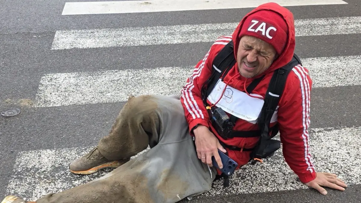 Sänher Alexander Knappe ist bei seiner Huckepack Tour inzwischen körperlich an seine Grenzen gestoßen.