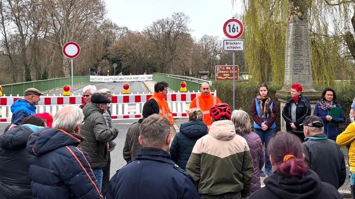 Die Brückensperrung in Wahrenbrück sorgte am Freitag für erheblichen Gesprächsbedarf.
