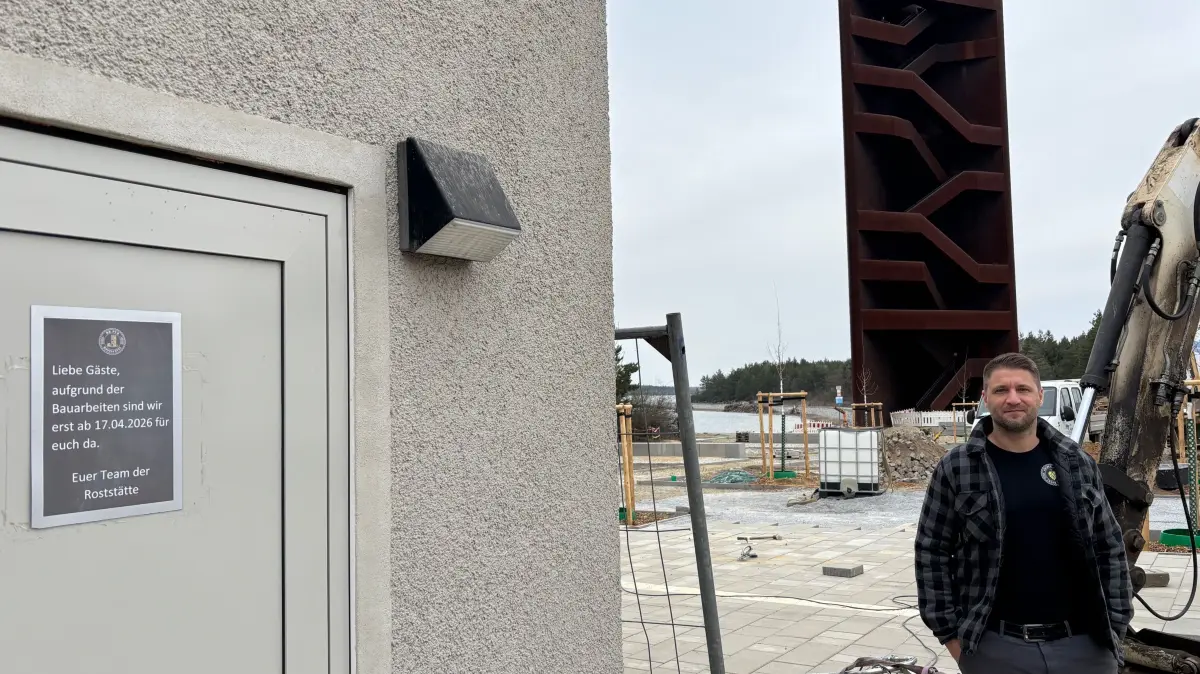 Marco Mendritzki möchte so schnell wie möglich den Imbiss am Rostigen Nagel öffnen. Doch zurzeit sind dort noch die Bauleute am Arbeiten.