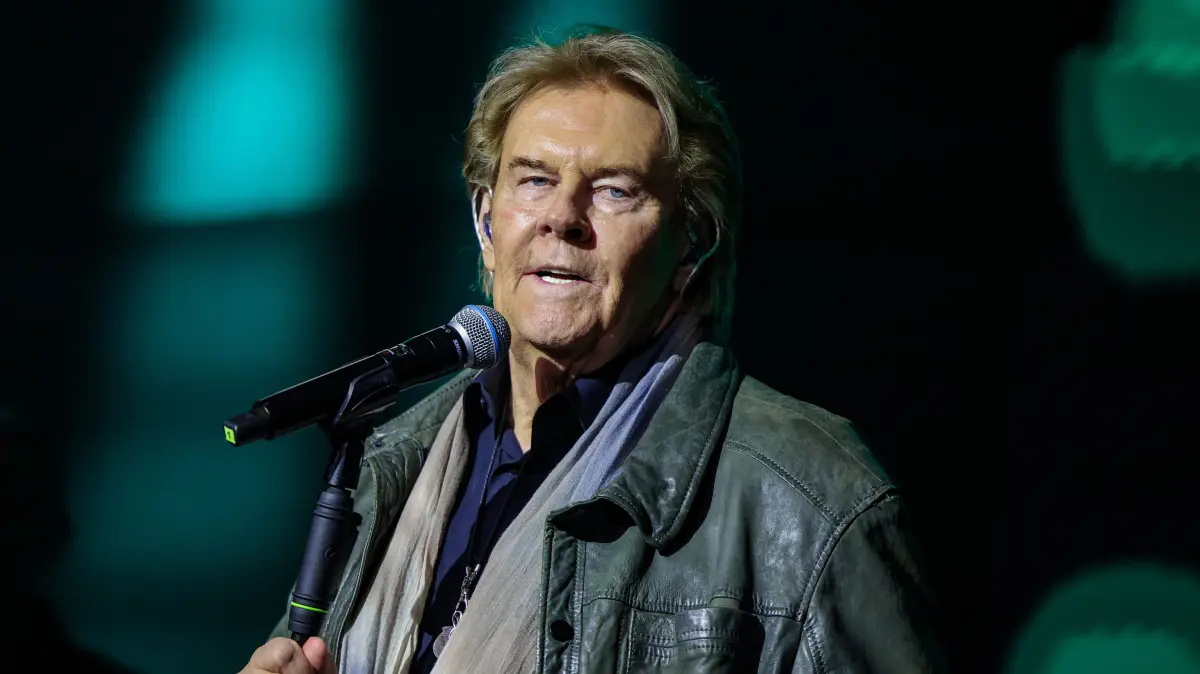 Howard Carpendale singt auf der Bühne bei seinem «Zeitlos» Album Releasekonzert. (zu dpa: «Wo alles begann: Carpendale 60 Jahre auf der Bühne») +++ dpa-Bildfunk +++