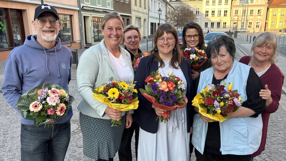 Neuer Vorstand des Gewerbevereins »Wir sind Luckau« mit (vo.li.na.re.) Fred Bauer, Christiane Zimmermann, Tabea Leyh, Jasmin Steffin, Jeanette Fitzner, Jutta Dzielak und Kerstin Treptow.
