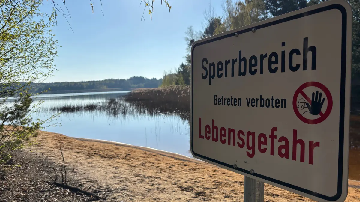 Impression vom Fabiansteich nördlich von Hosena. Das gesamte, mehr als 40 Hektar große Gewässer befindet sich im bergbaulichen Sperrgebiet.