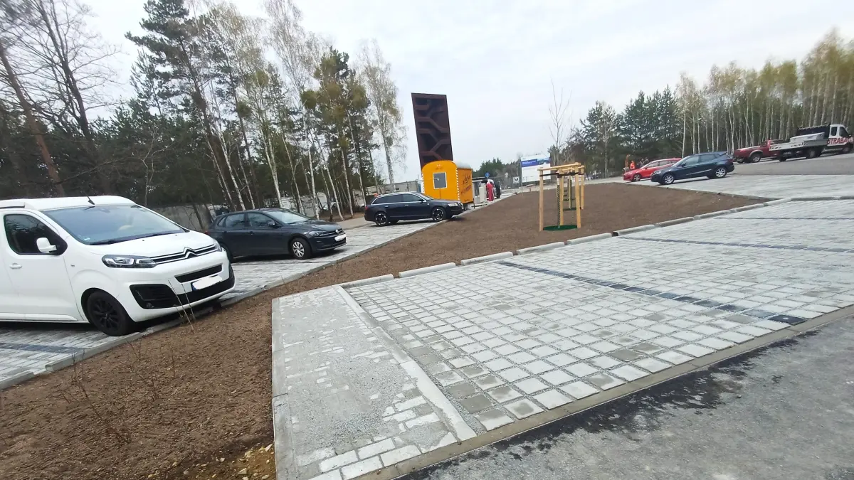 Seit dem 17. April kann der neugebaute Parkplatz direkt neben dem Rostigen Nagel wieder von jedermann genutzt werden. Selbst Busse dürfen dort parken.