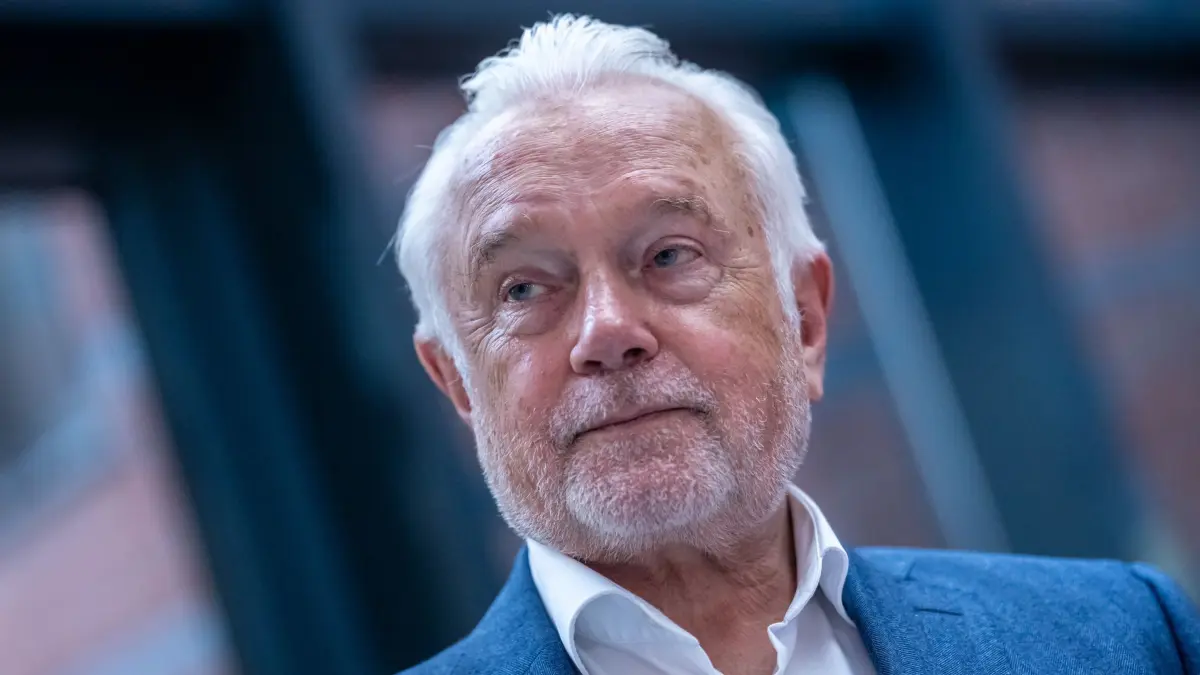 Wolfgang Kubicki: ARCHIV - 23.03.2026, Berlin: Wolfgang Kubicki (FDP) steht vor der Pressekonferenz in der Bundeszentrale der FDP dem Hans Dietrich Genscher Haus nach den Landtagswahlen in Rheinland-Pfalz. (zu dpa: «FDP sortiert sich neu - Höne gestärkt für Rennen um Vorsitz») Foto: Michael Kappeler/dpa +++ dpa-Bildfunk +++