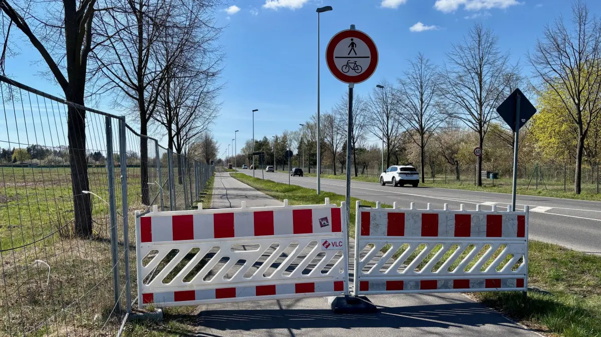 Der Radweg entlang des Nordrings in Cottbus ist ab der Lagune bis zum Kreisel an der Burger Chaussee gesperrt - sehr zum Ärger der Fahrradfahrer.