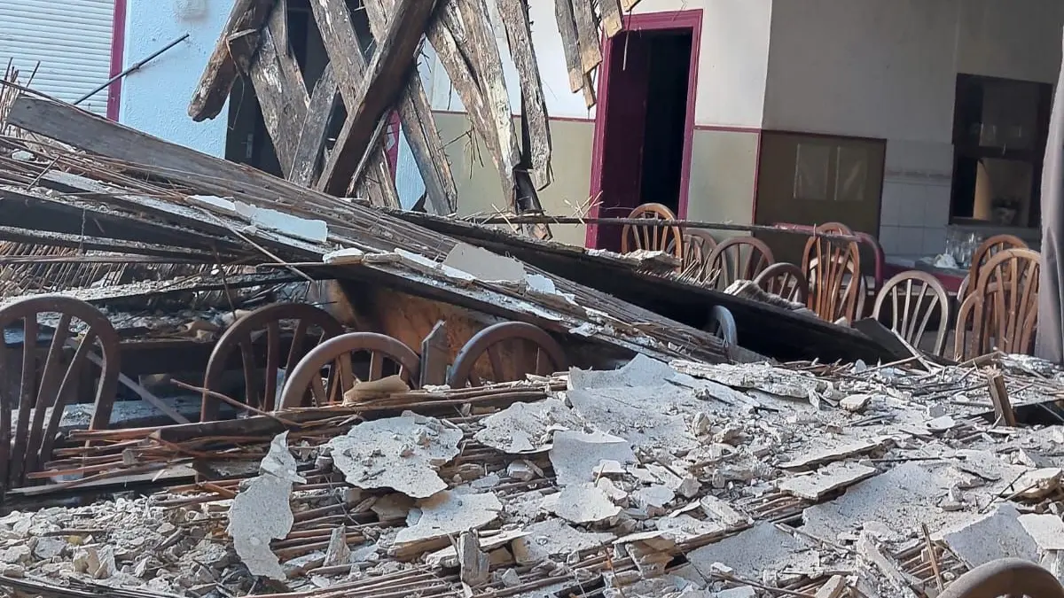 In der ehemaligen Tanz-Gaststätte Harnasch in Forst-Noßdorf ist das Dach eingestürzt. Wie konnte das passieren?