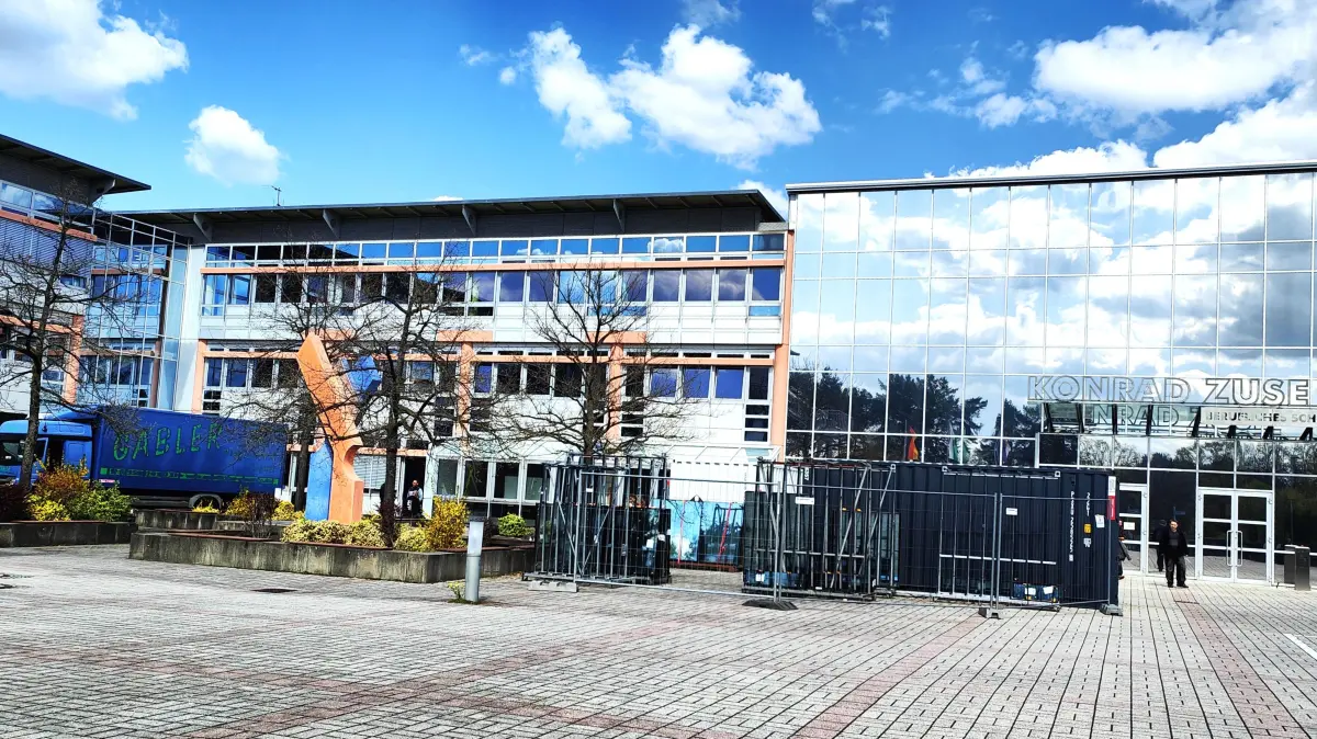 Auch nach dem Wiedereinzug bleibt im Beruflichen Schulzentrum Hoyerswerda noch einiges zu tun.