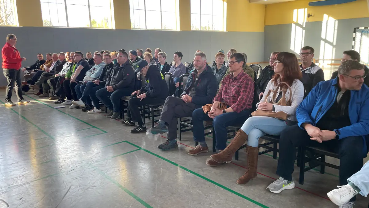 Mit großem Interesse verfolgten Einwohner des Amtes Elsterland die Amtsausschusssitzung im April 2026 in Tröbitz.