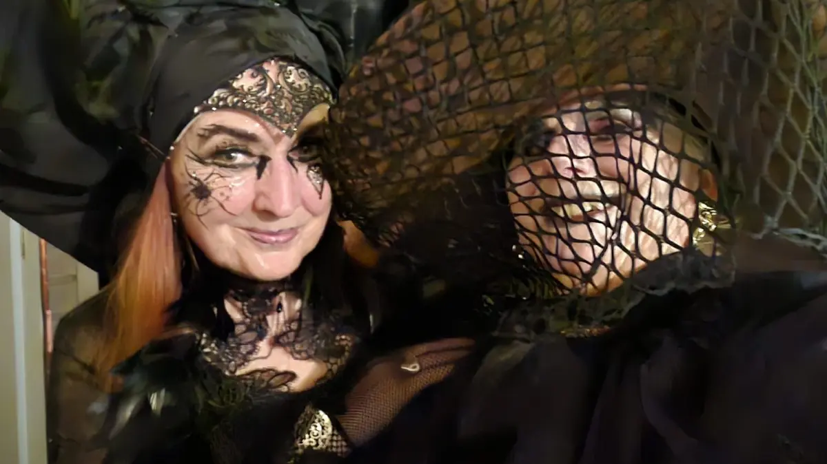 Oberhexe Andreas Pursche (li.) und Katrin Hanisch (re.), Walpurgisnacht Lübbenau, Großer Spreewaldhafen