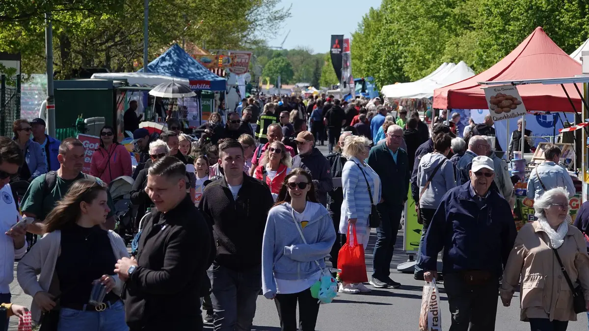 Niederlausitzer Leistungsschau in Luckau, Händlermeile