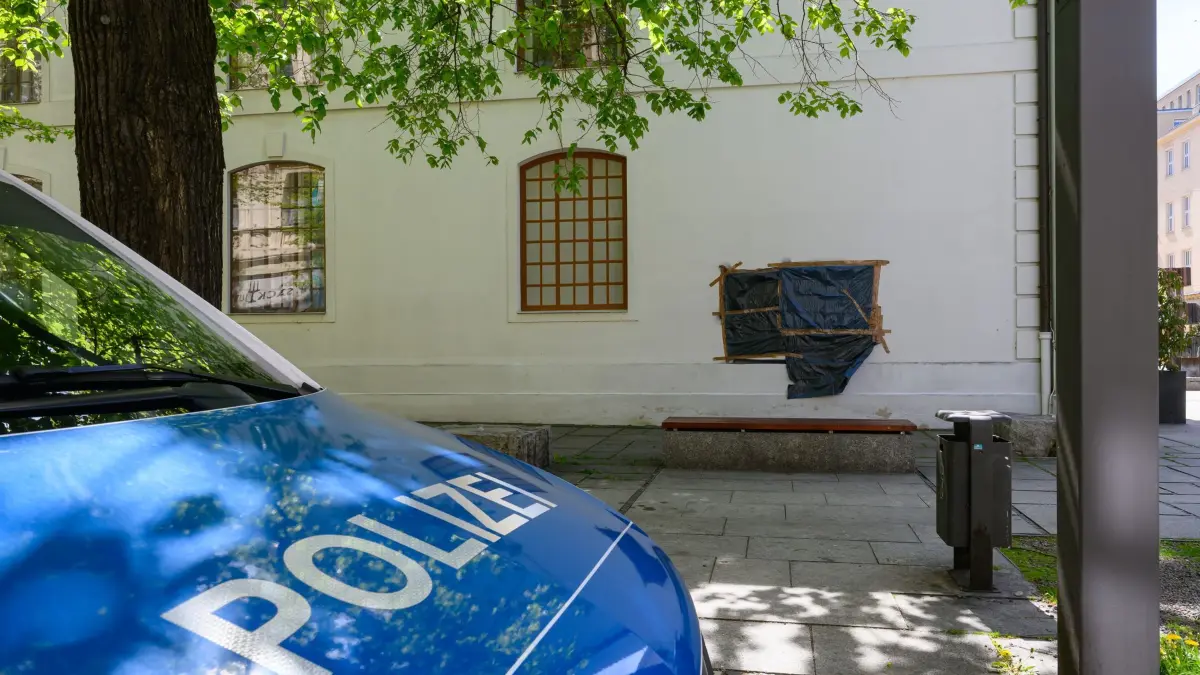 Synagoge in Cottbus mit Hakenkreuz beschmiert