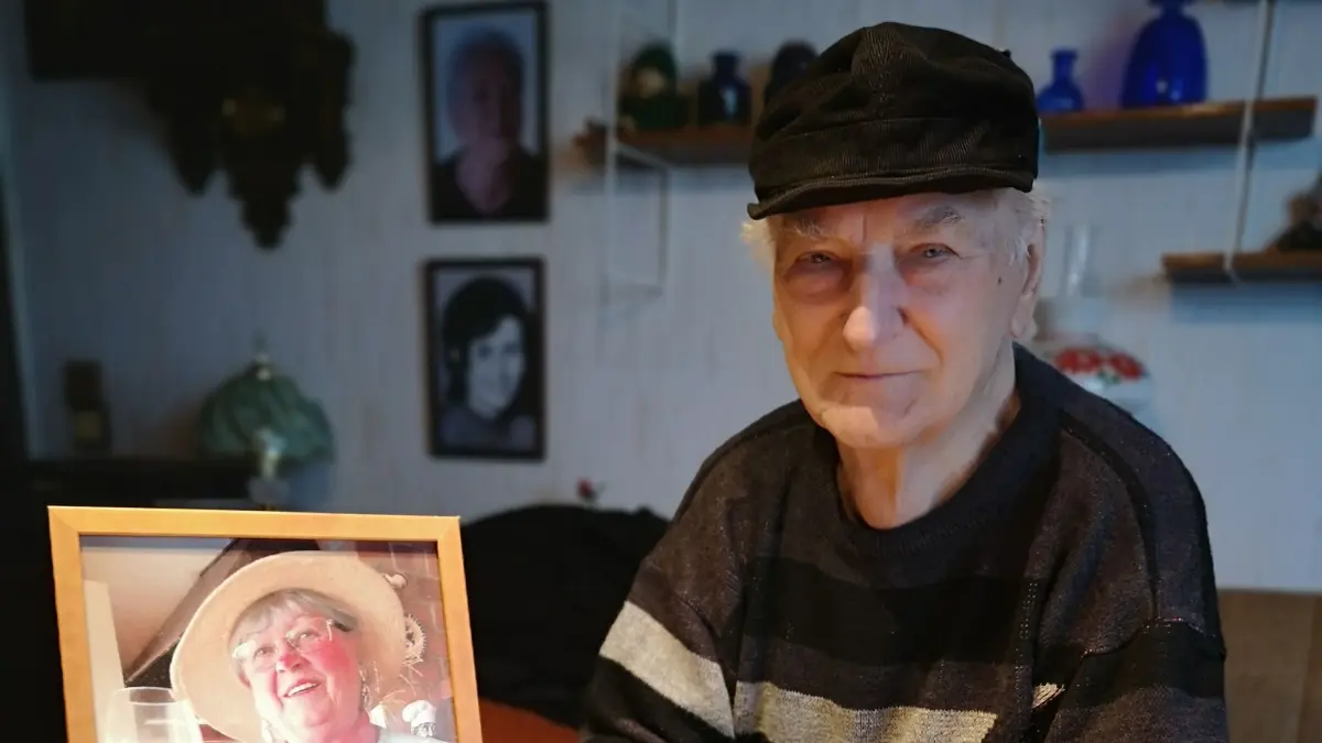 Ergebnis langer Recherchen: Peter Schmidt und sein Buch „Gebrochenes Schweigen – Haltung zeigen!“