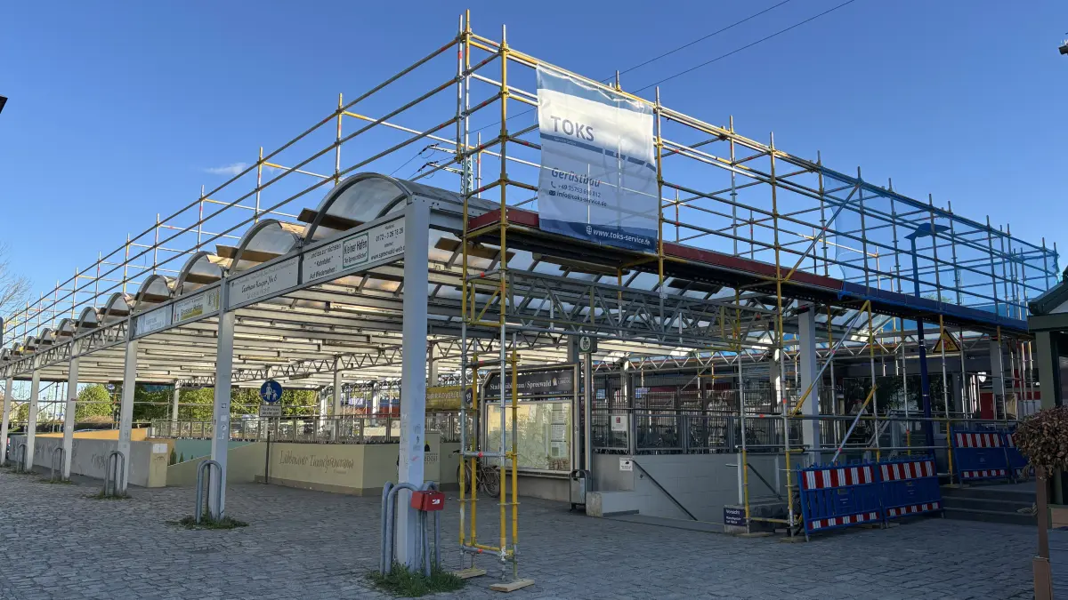 Fahrradüberdachung am Bahnhofstunnel in Lübbenau