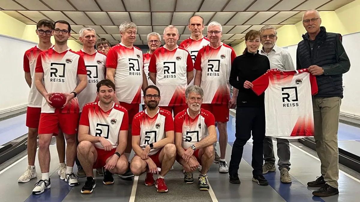 Mit neuer Motivation und neuen Trikots wollen die Kegler des KC Rot Weiß Bad Liebenwerda in die neue Saison gehen.